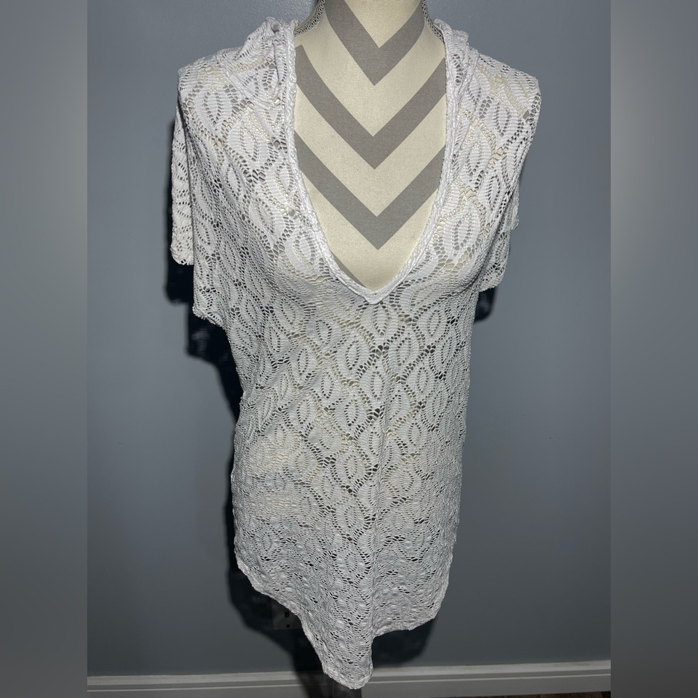 Jordan Taylor White Lace Hooded Cover-Up